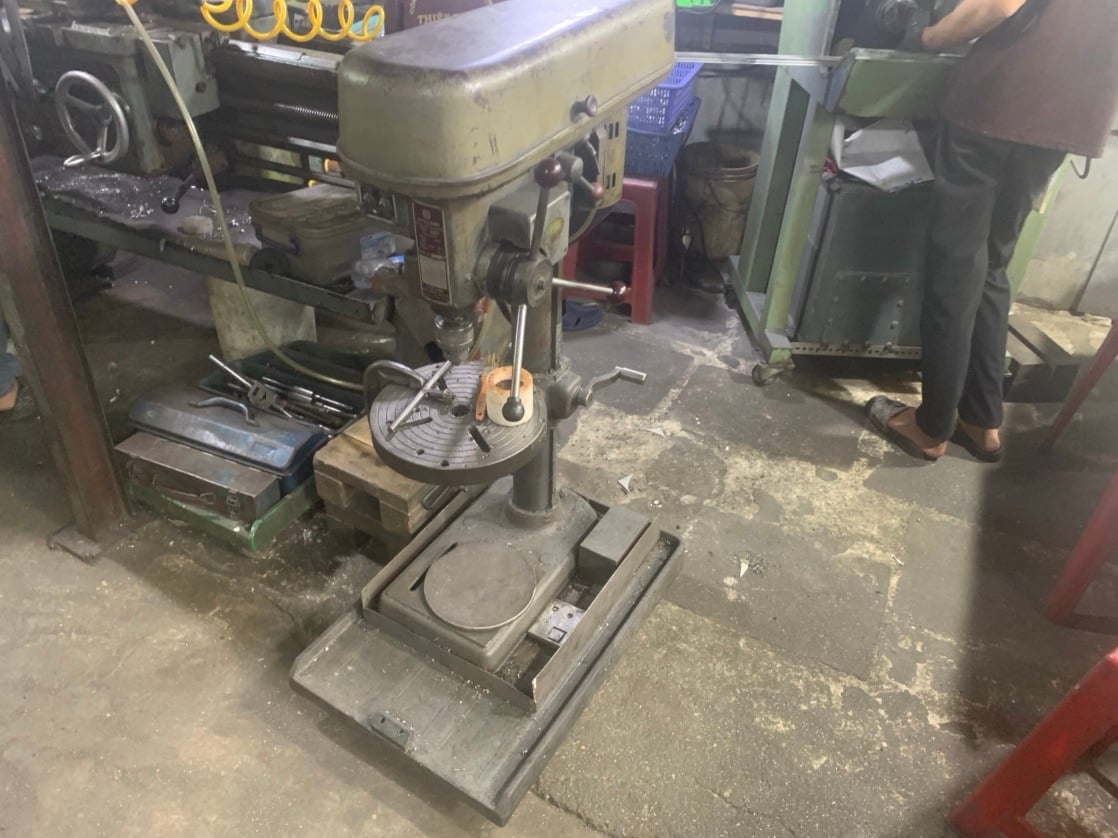 Vertical drilling machine.jpg